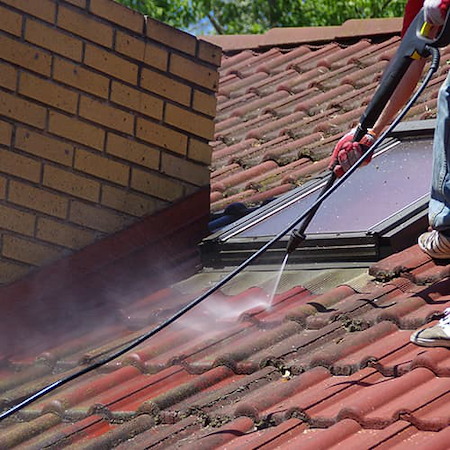 Lexington Roof Cleaning: What Homeowners Should Know